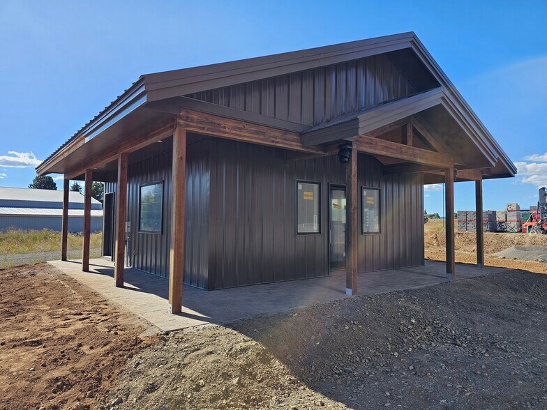 More Photos Of 39 Sunbridge Dr, Mccall Self Storage For Sale