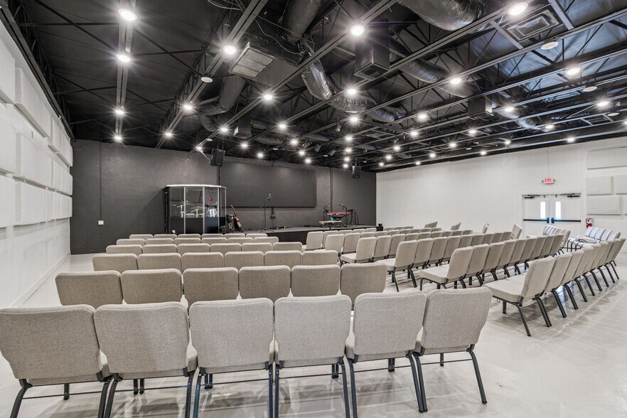 More Photos Of 50 153rd Ave, Madeira Beach Freestanding For Sale