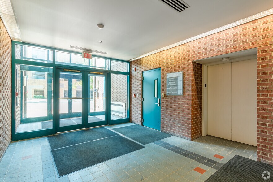 More Photos Of 110 Miller Ave, Ann Arbor Office Residential For Lease