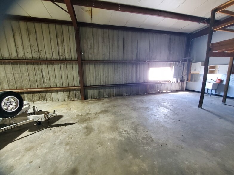 More Photos Of 1010 S Nova Rd, Ormond Beach Light Manufacturing For Sale
