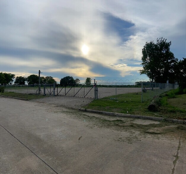 More Photos Of 11645 S Hill Dr, Houston Land For Lease