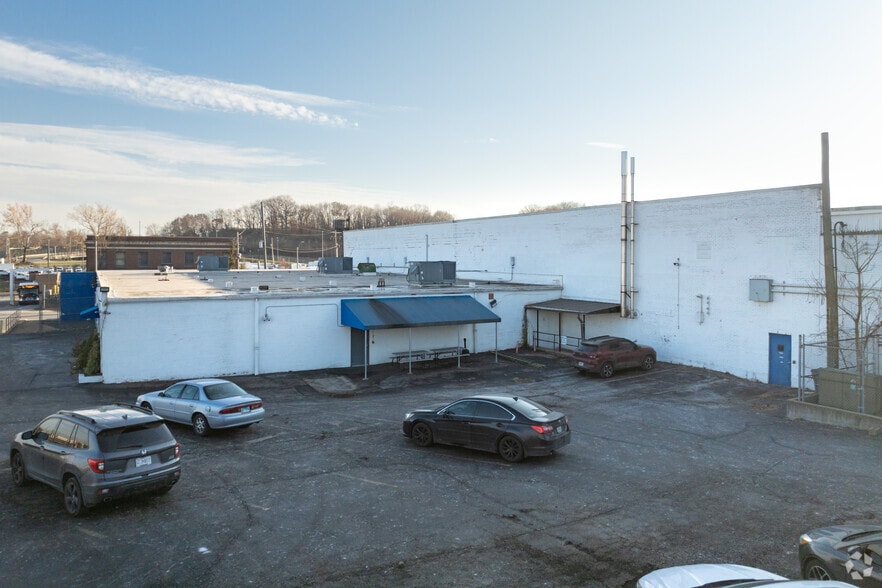 More Photos Of 6301 N Broadway, Saint Louis Food Processing For Lease