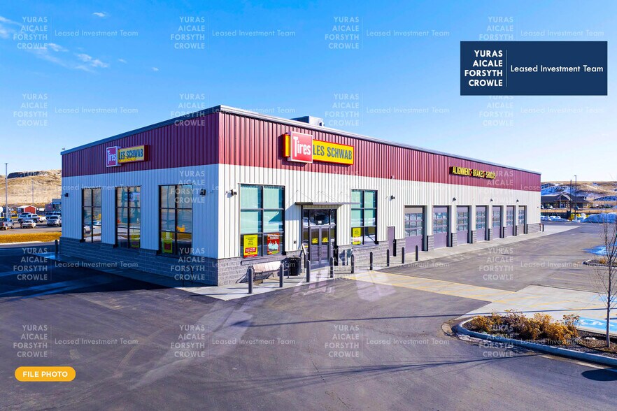 More Photos Of 8177 Plaza Way, White City General Retail For Sale