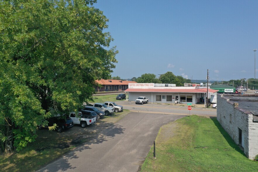 More Photos Of 301 N Commerce Ave, Russellville Warehouse For Sale