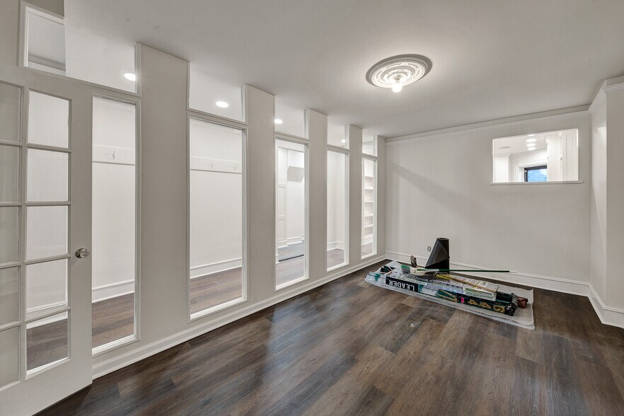 More Photos Of 1300 Madison Ave, New York Storefront Retail Office For Lease