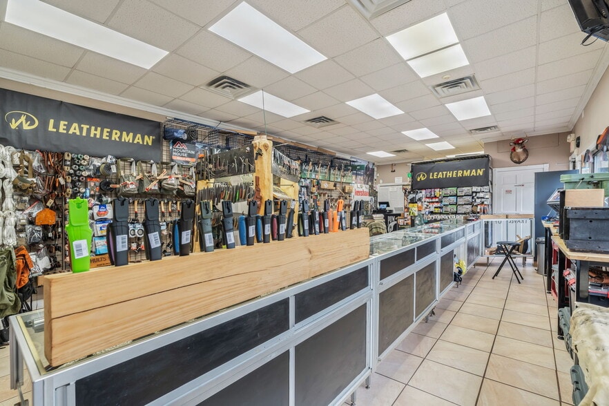 More Photos Of 927 S Charles G Seivers Blvd, Clinton General Retail For Sale