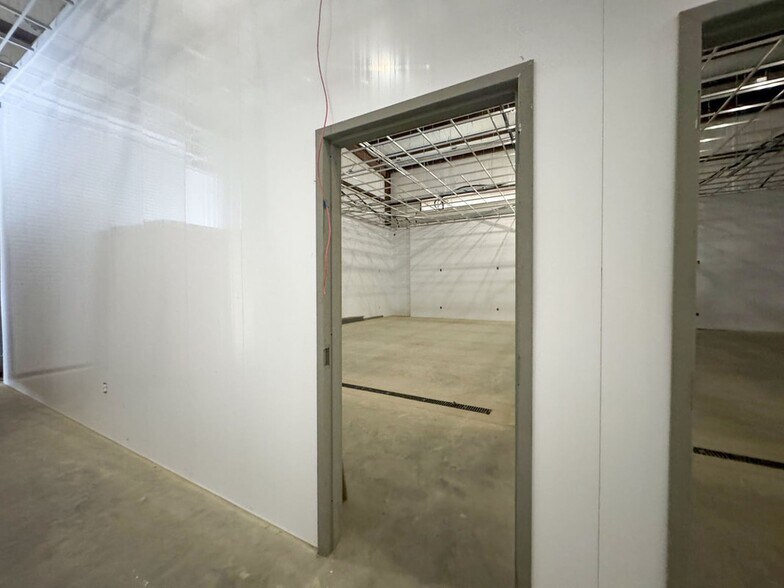 More Photos Of 369 Enterprise Dr, Batesville Industrial For Sale