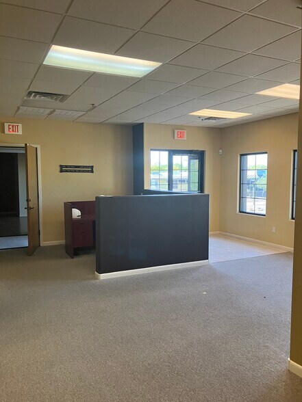 More Photos Of 16853 E Palisades Blvd, Fountain Hills Office For Lease