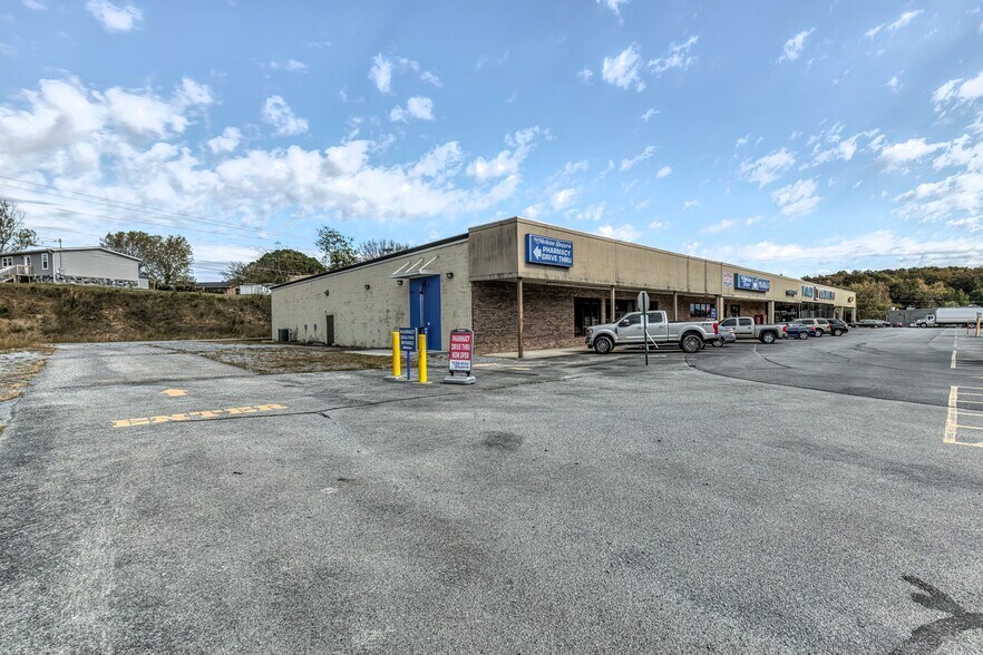 More Photos Of 6766 W Andrew Johnson Hwy, Mosheim Supermarket For Sale