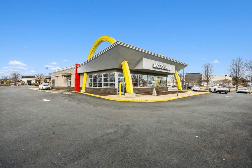 More Photos Of 1701 Carl D. Silver Pky, Fredericksburg Fast Food For Sale