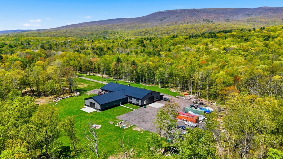 More Photos Of 51 Redder rd, Pine Bush Flex For Sale