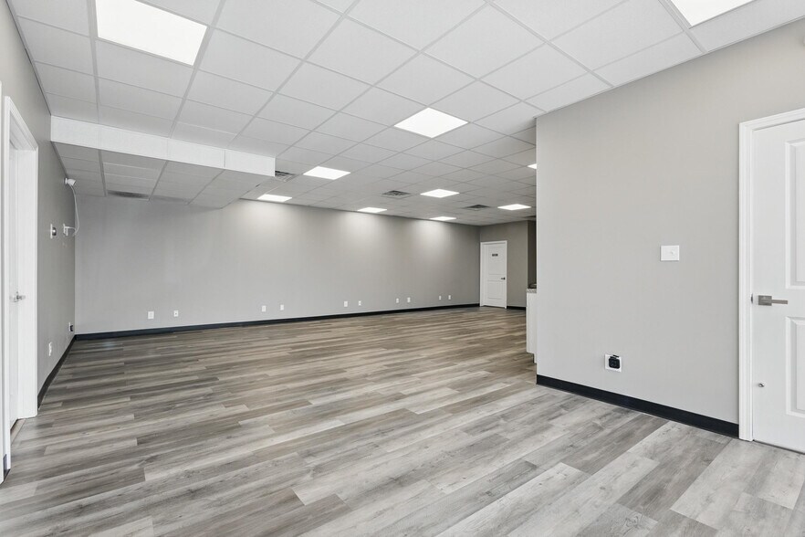 More Photos Of 581 E Cherry St, Troy Freestanding For Sale