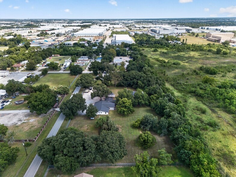 More Photos Of 9326 Kay Ln, Houston Office Residential For Sale