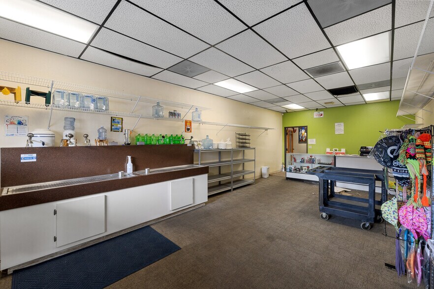 More Photos Of 44844 Elm Ave, Lancaster Freestanding For Sale