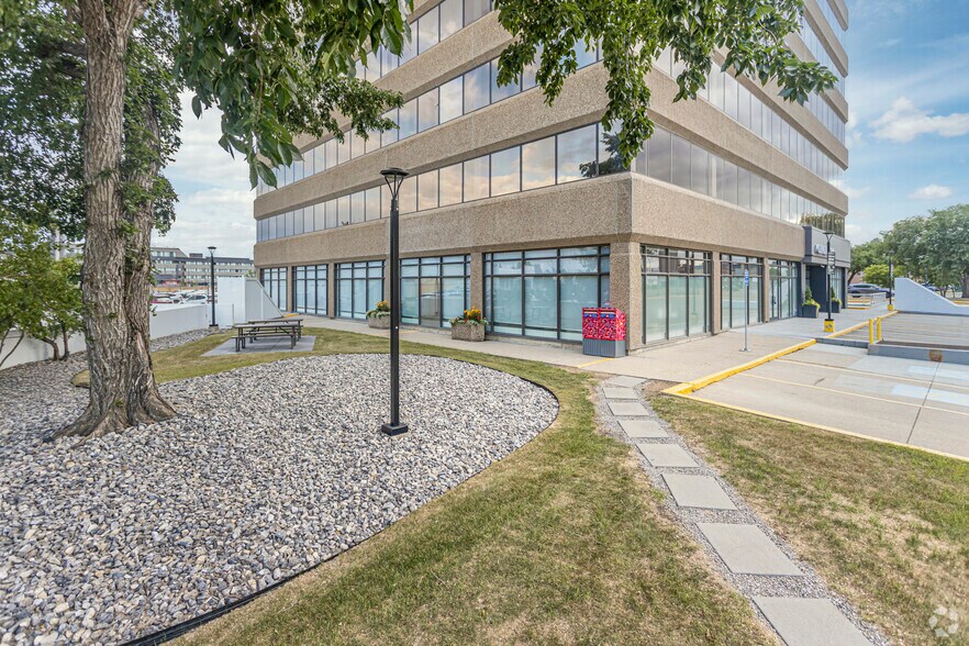 More Photos Of 5241 Calgary Trl NW, Edmonton Office For Lease