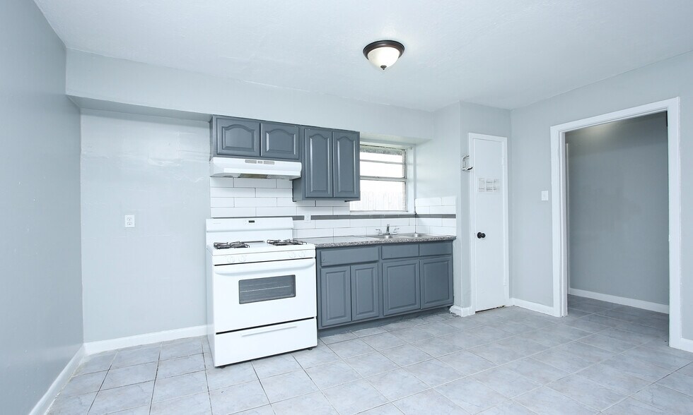 More Photos Of 8814 Manus St, Houston Apartments For Sale