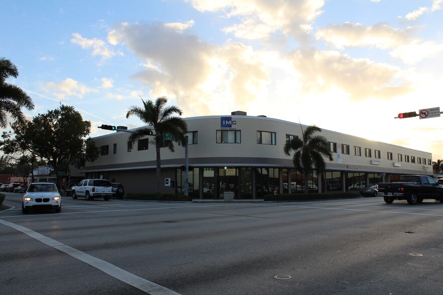 More Photos Of 656-696 NE 125th St, North Miami Office For Lease