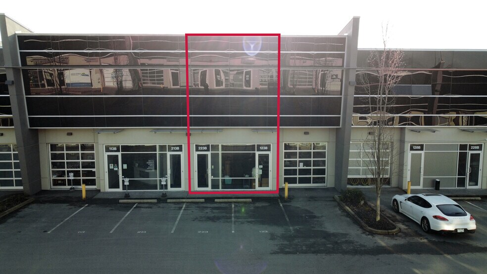 More Photos Of 8257 92nd St, Delta Warehouse For Lease