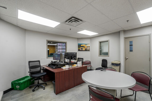 More Photos Of 1250 Rue Nobel, Boucherville Warehouse For Lease