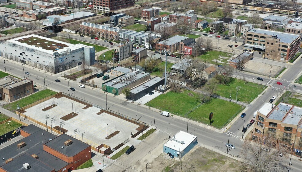 More Photos Of 2516-2522 W Madison St, Chicago Warehouse For Sale