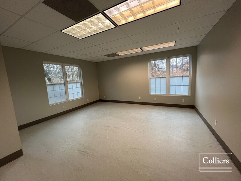 More Photos Of 2108-2126 Bryan Valley Commercial Dr, O'Fallon Storefront Retail Office For Lease