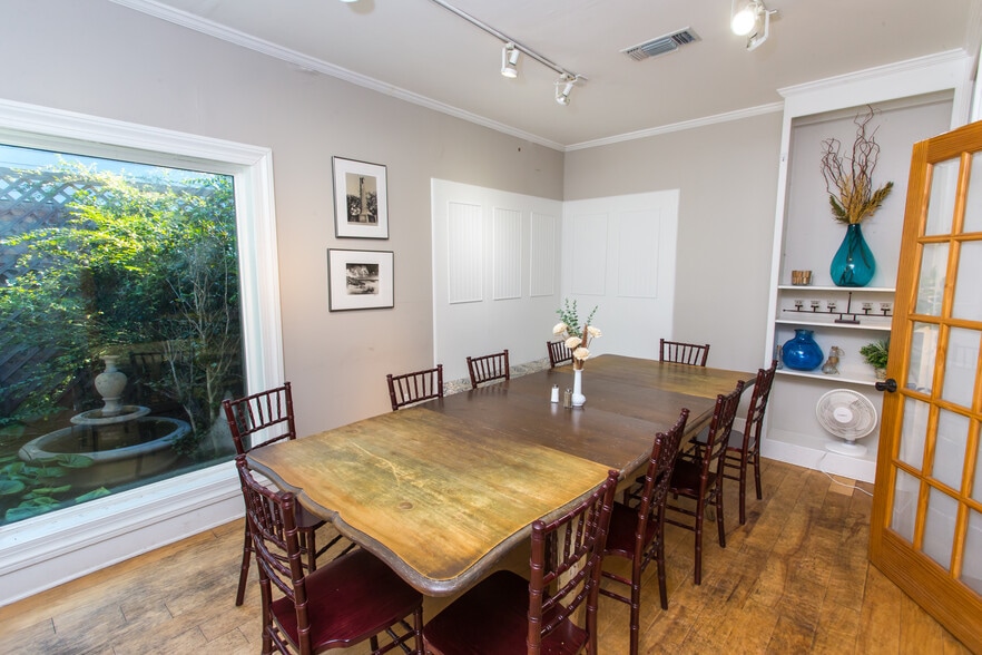 More Photos Of 555 Scenic Hwy, Pensacola Restaurant For Lease