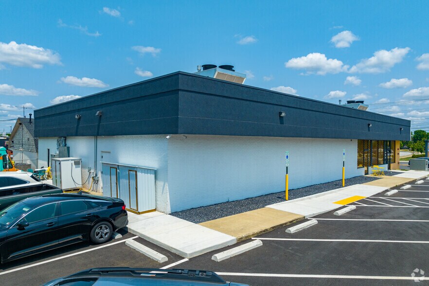 More Photos Of 4711 W Broad St, Richmond Freestanding For Sale