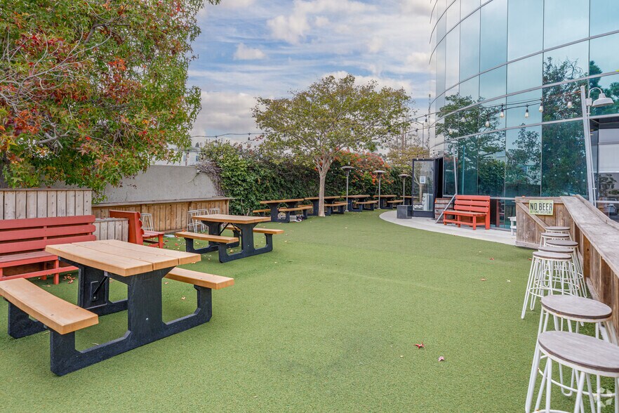 More Photos Of 6550 Mira Mesa Blvd, San Diego Manufacturing For Lease