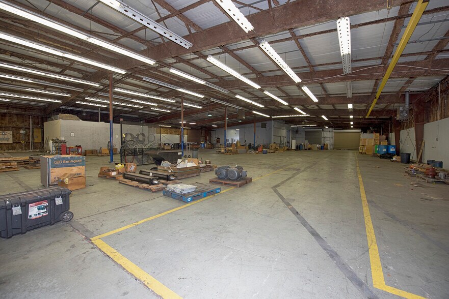 More Photos Of 12130 SH 3, Webster Warehouse For Lease