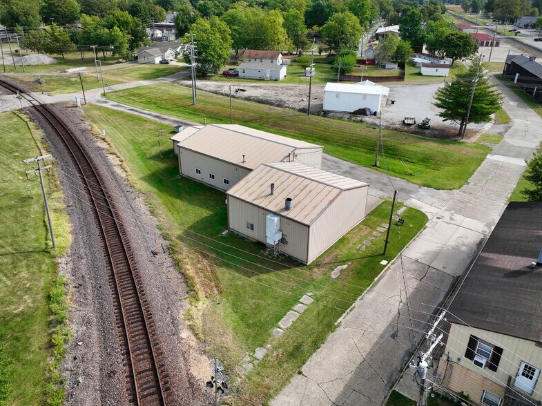 More Photos Of 202 N. Sixth St, Altamont Industrial For Sale