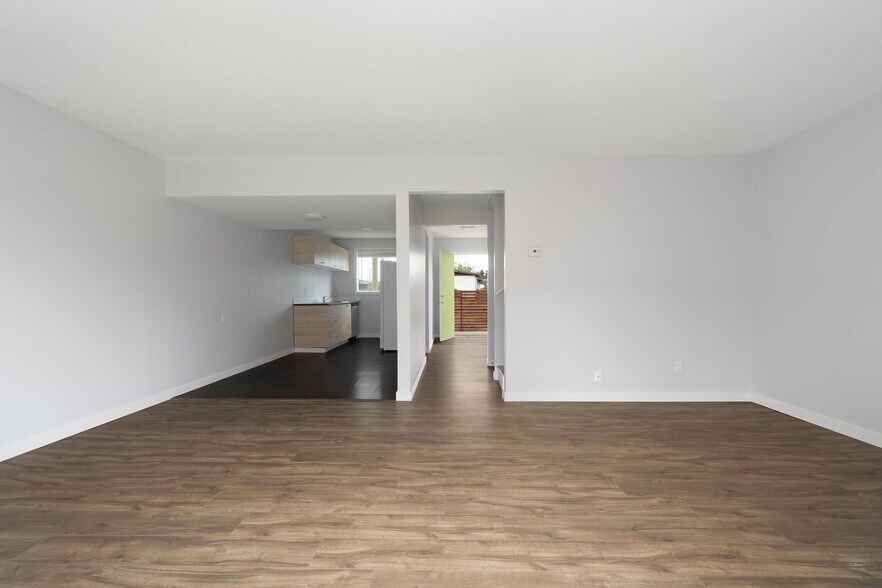 More Photos Of 470 Dogwood St, Campbell River Apartments For Sale