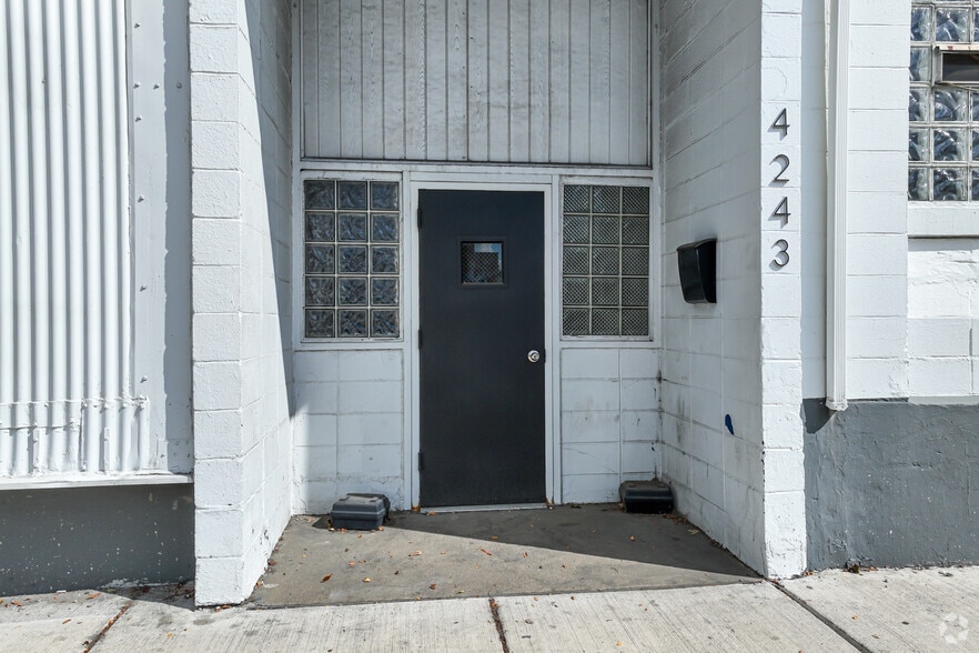 More Photos Of 1556 W 43rd St, Chicago Refrigeration Cold Storage For Lease