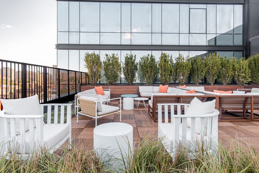 More Photos Of 5050 N Broadway St, Chicago Apartments For Lease