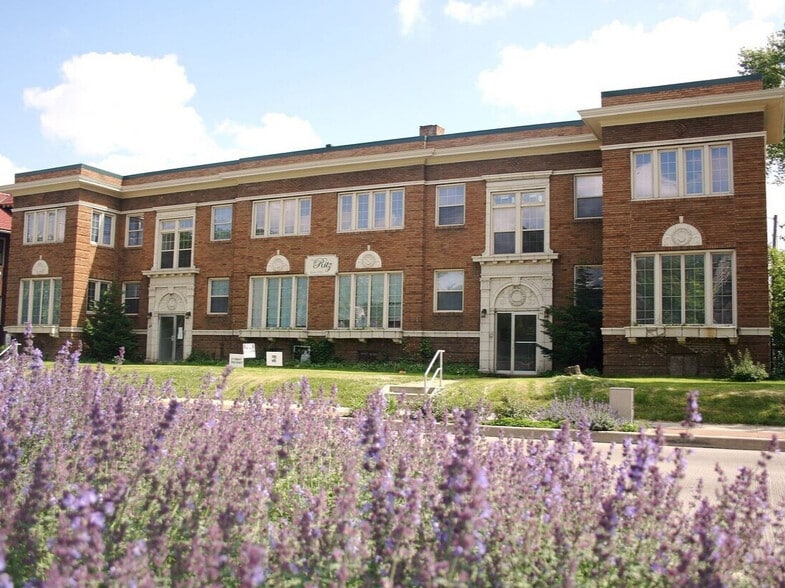 Primary Photo Of 317 E 38th St, Indianapolis Apartments For Sale