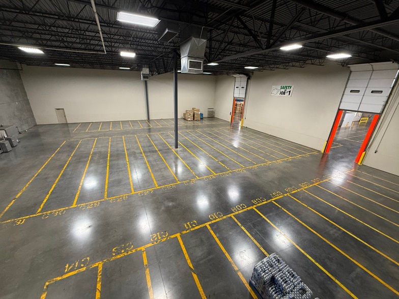 More Photos Of 241 Commercial Park Cir, Calera Distribution For Lease
