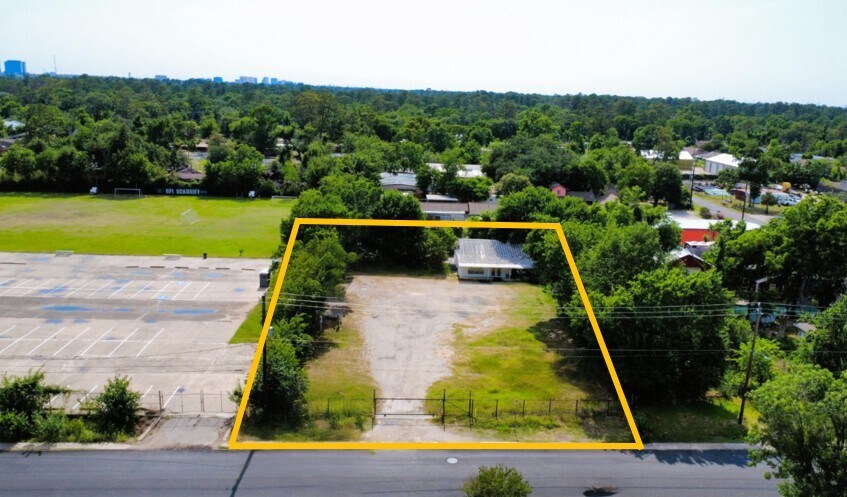 Primary Photo Of 1545 Oak Tree Dr, Houston Unknown For Lease