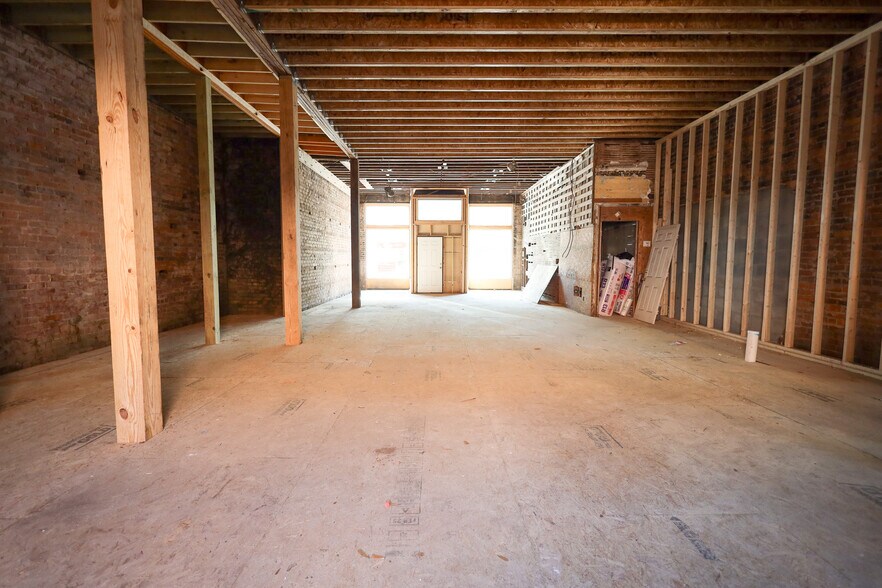 More Photos Of 351-355 Martin Luther King Jr Blvd, Savannah Storefront Retail Residential For Lease