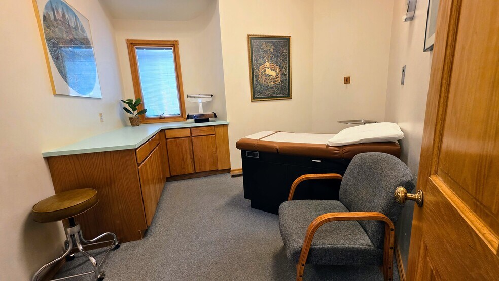 More Photos Of 381 Rampart Range Rd, Woodland Park Medical For Sale