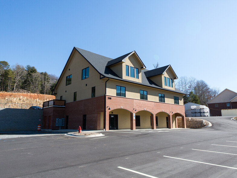 Primary Photo Of 208 Charlotte Hwy, Asheville Medical For Lease