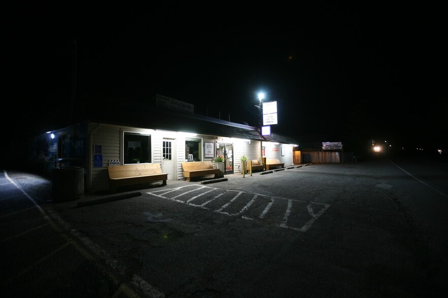 More Photos Of 31815 E Historic Columbia RI Hwy, Troutdale Convenience Store For Sale