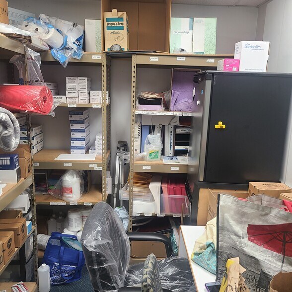 More Photos Of 1305-1307 N San Fernando Blvd, Burbank Flex For Sale