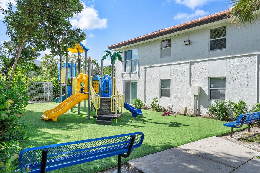 More Photos Of 700 SW 81st Ave, North Lauderdale Apartments For Sale