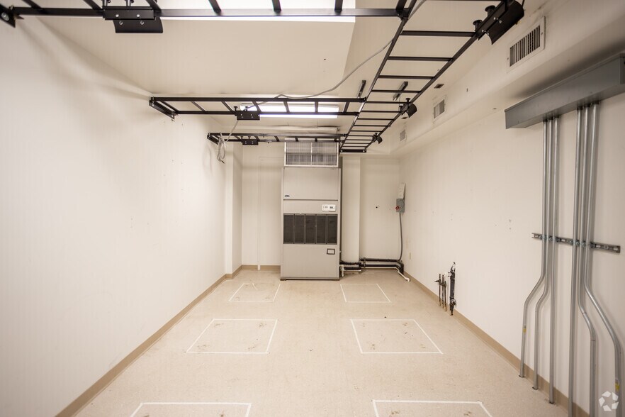 More Photos Of 520 Pleasant Valley Rd, Trafford Office For Sale