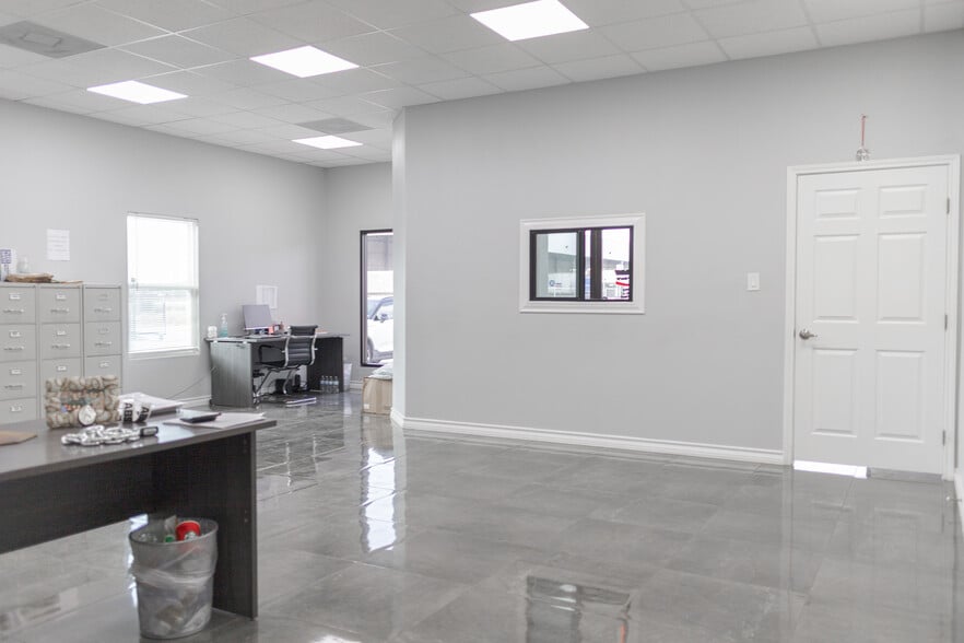 More Photos Of 119 North America Rd, Laredo Land For Sale