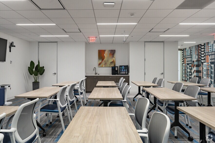 More Photos Of 1530 Wilson Blvd, Arlington Office For Lease