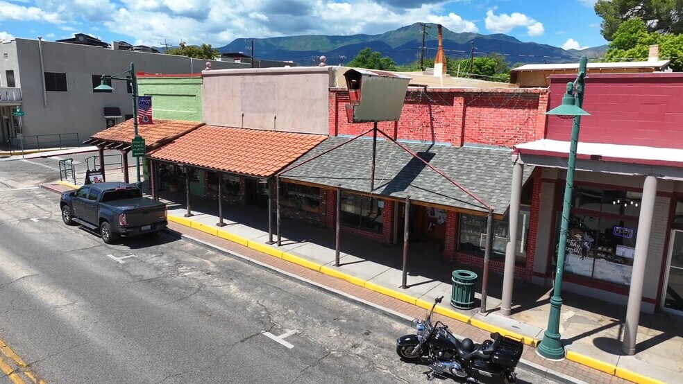 Primary Photo Of 1008 N Main St, Cottonwood General Retail For Sale