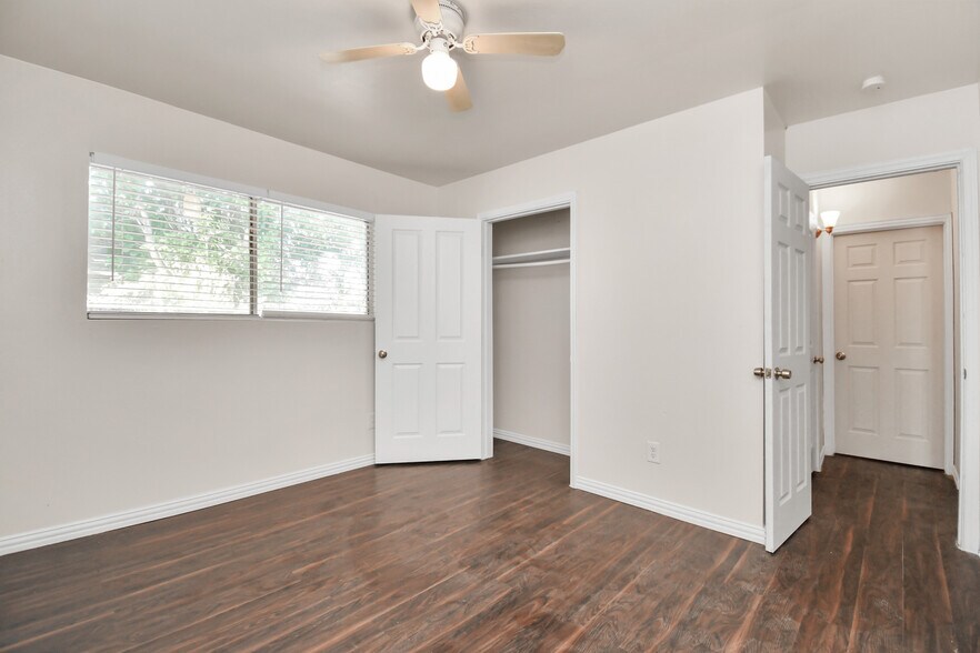 More Photos Of 4201-4203 Phlox St, Houston Apartments For Sale
