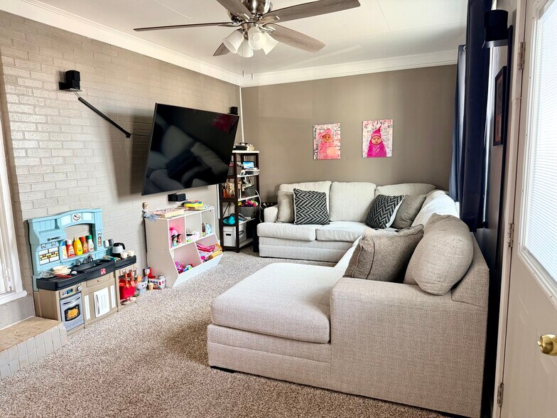 More Photos Of 1400 Pearman Dairy Rd, Anderson Office For Sale