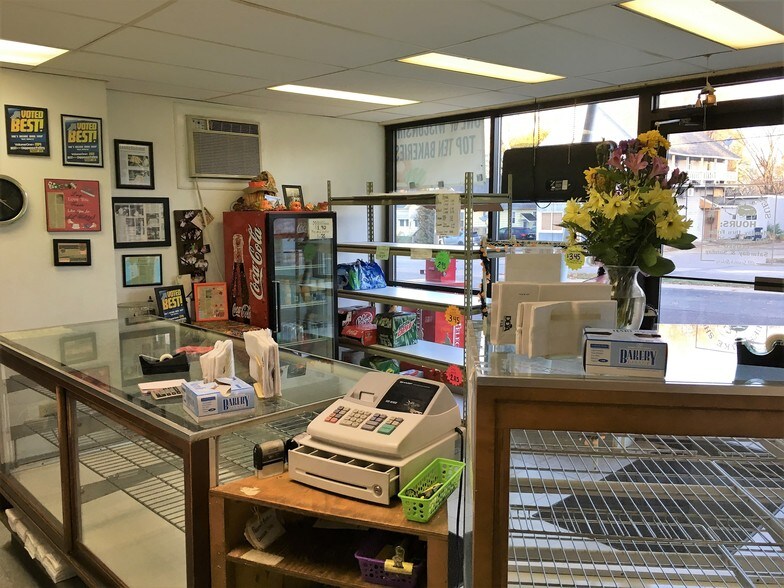 More Photos Of 1319 Birch St, Eau Claire Freestanding For Sale