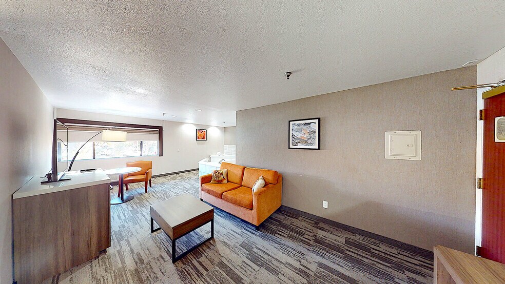 More Photos Of 1720 Sisk Rd, Modesto Hotel For Sale